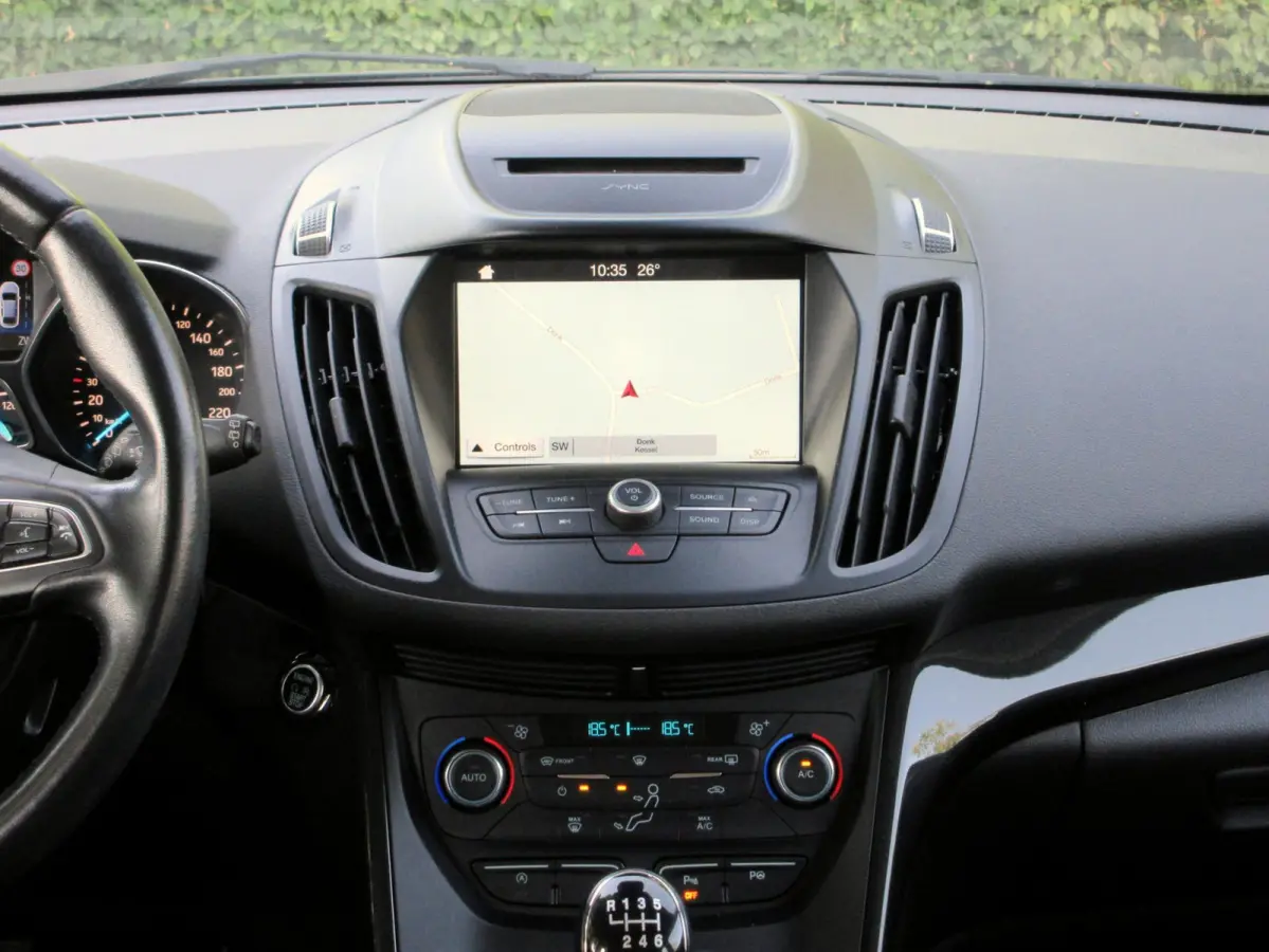1.5 Titanium * Navi * Camera * Trekhaak *