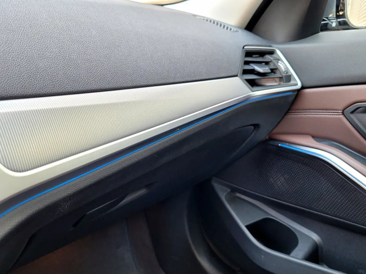 320e Luxury - Pano, Trekhaak, Laser (NL NAP BTW)