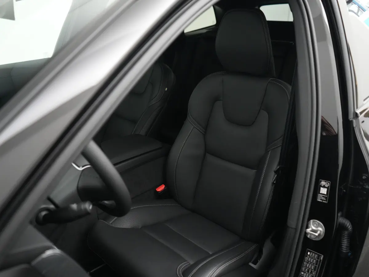 T6 Recharge Plus Black Edition | Head-Up | Nappa | Harman/Kardon | 360° | Panoramadak | Trekhaak | ACC | Stoelventilatie & -verwarming | BLIS