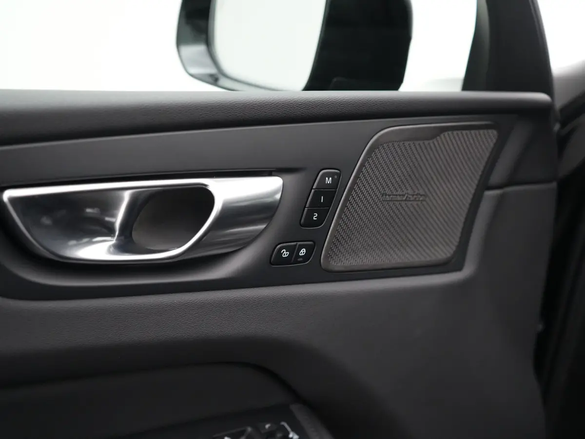 T6 Recharge Plus Black Edition | Head-Up | Nappa | Harman/Kardon | 360° | Panoramadak | Trekhaak | ACC | Stoelventilatie & -verwarming | BLIS
