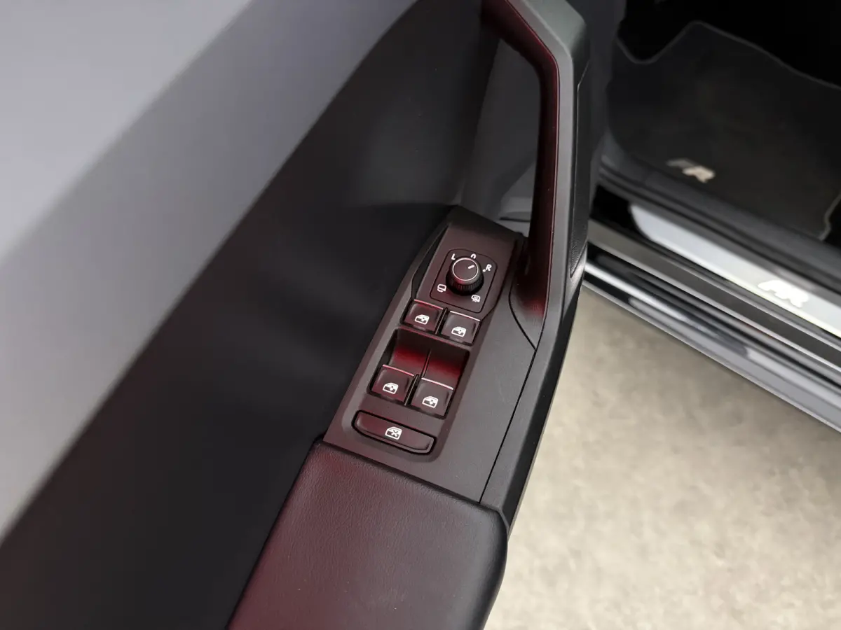 1.4 TSI eHybrid PHEV FR Business Intense | Virtual | Camera | Sfeer | Trekhaak | Carplay | Stoel/Stuurverw.