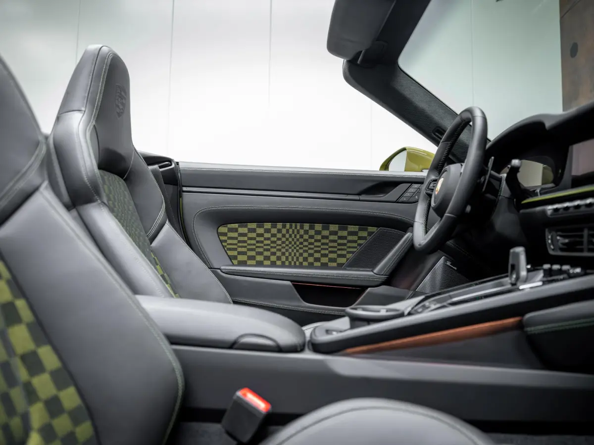 3.6 T-Hybrid Carrera Spirit 70 | Exclusive Manufaktur | Burmester | Lift | InnoDrive | 360° |