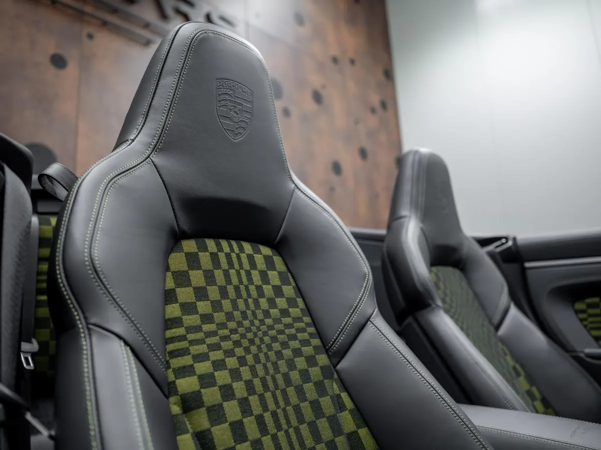 3.6 T-Hybrid Carrera Spirit 70 | Exclusive Manufaktur | Burmester | Lift | InnoDrive | 360° |