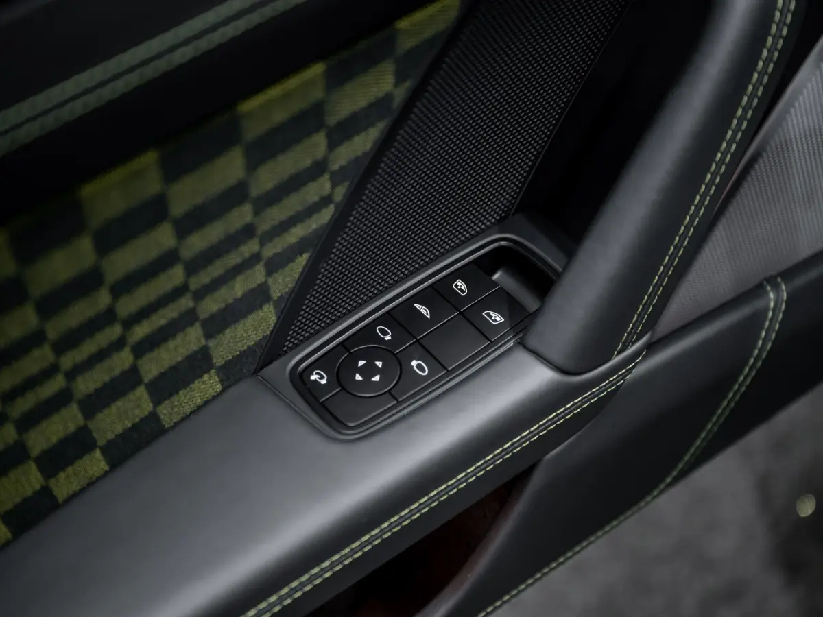 3.6 T-Hybrid Carrera Spirit 70 | Exclusive Manufaktur | Burmester | Lift | InnoDrive | 360° |