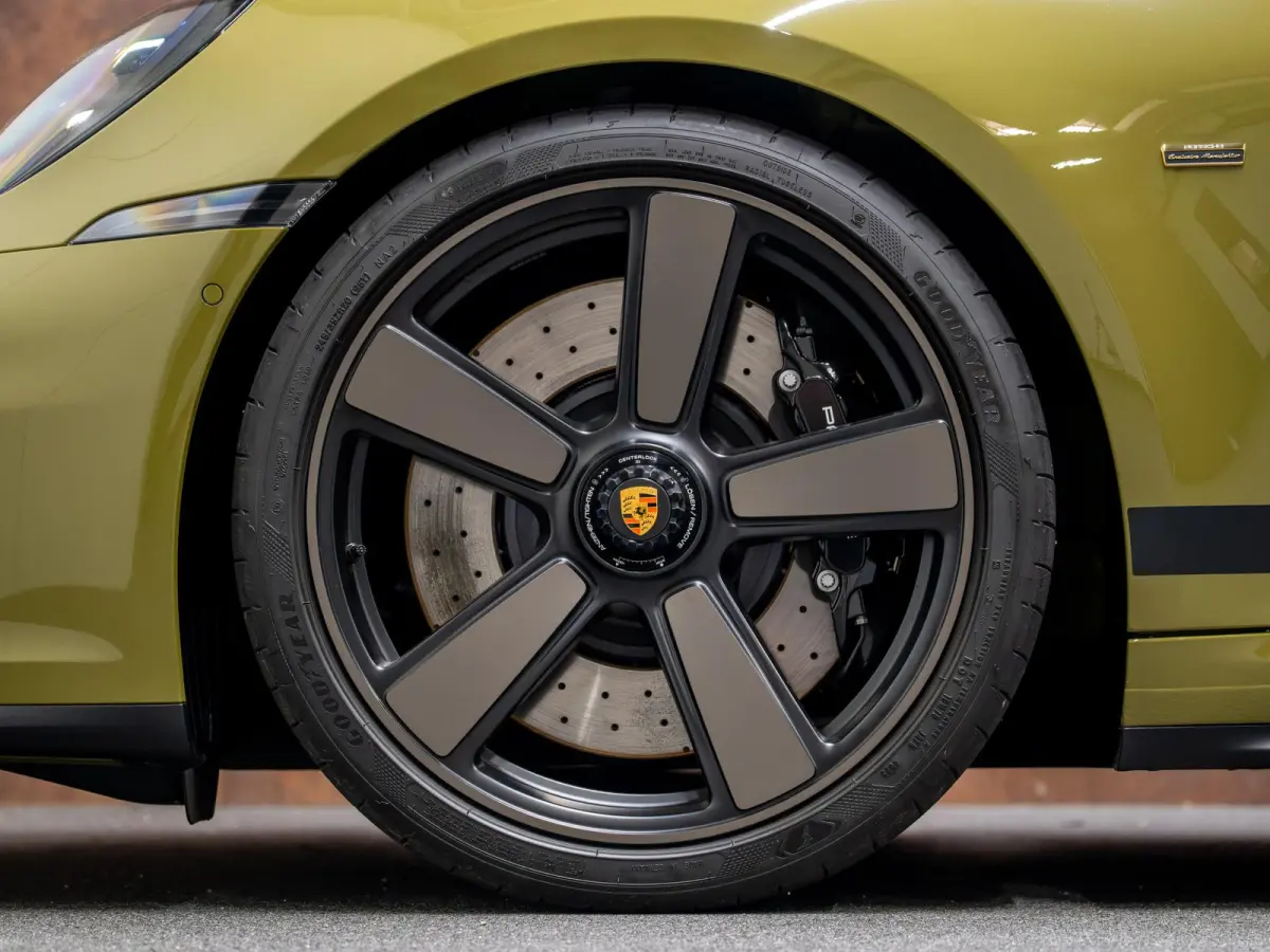3.6 T-Hybrid Carrera Spirit 70 | Exclusive Manufaktur | Burmester | Lift | InnoDrive | 360° |