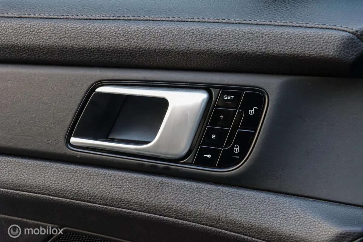 3.0 4|PDLS|CAMERA|LED|MEMORY|LANE-ASSIST|CARPLAY