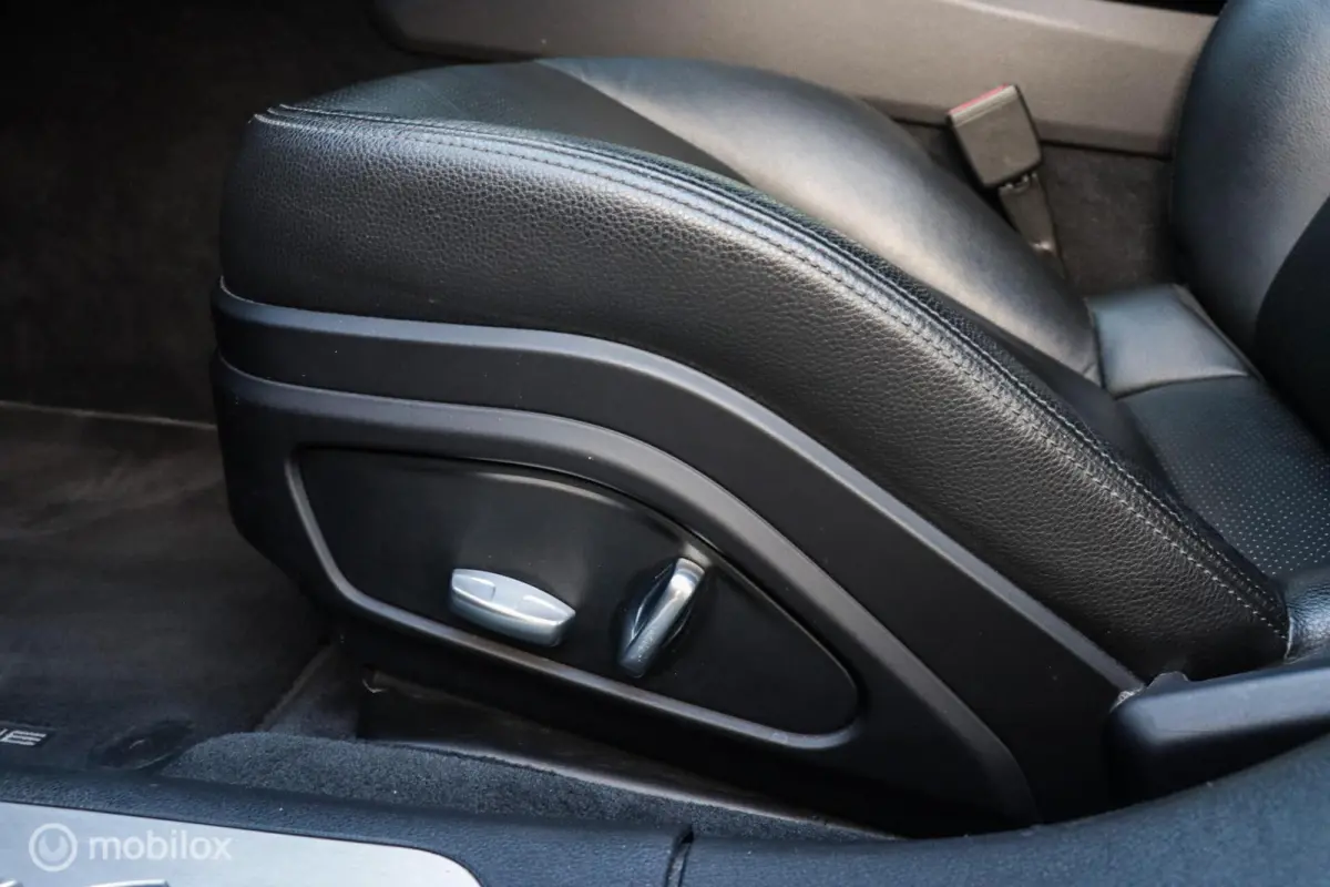 3.0 4|PDLS|CAMERA|LED|MEMORY|LANE-ASSIST|CARPLAY
