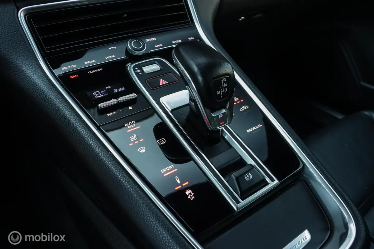 3.0 4|PDLS|CAMERA|LED|MEMORY|LANE-ASSIST|CARPLAY