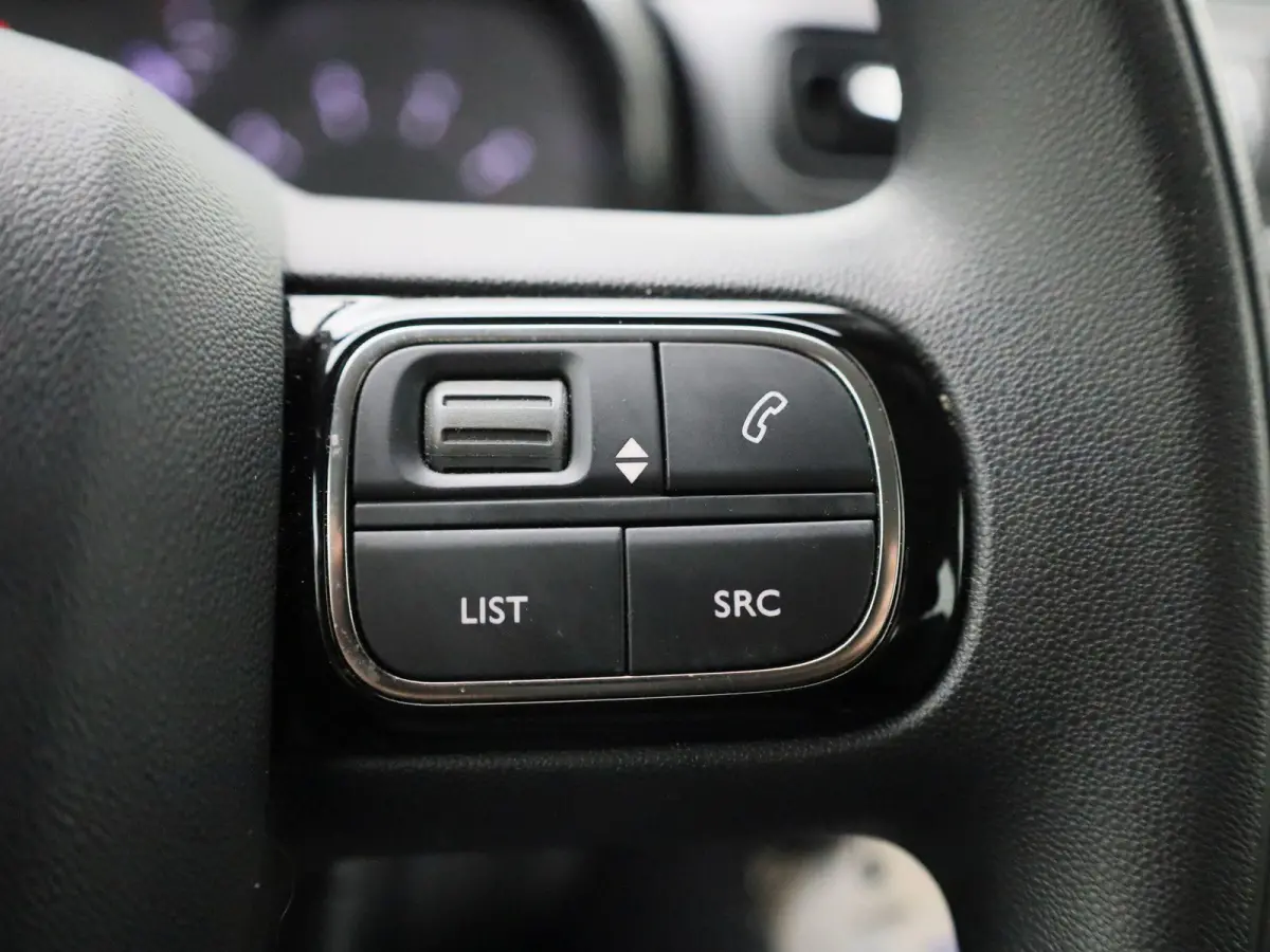1.2 PureTech Feel | Navigatie | Cruise Control | Climate Control | Apple Carplay/Android Auto |
