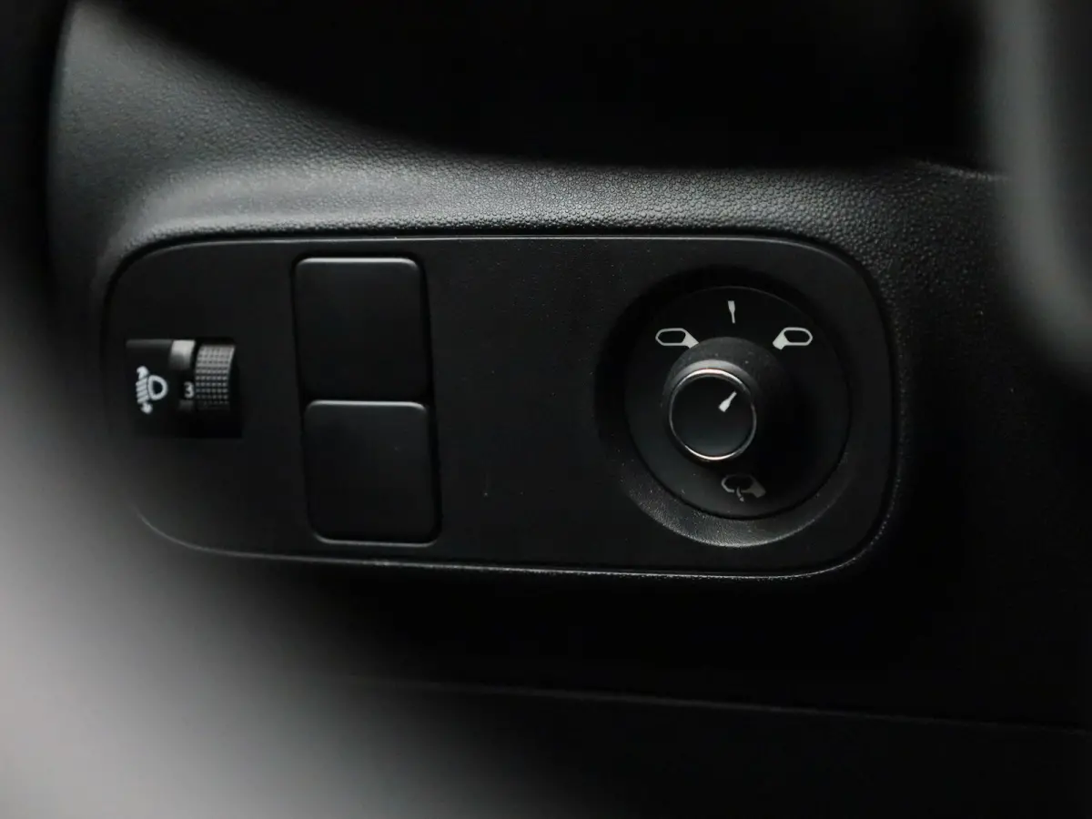 1.2 PureTech Feel | Navigatie | Cruise Control | Climate Control | Apple Carplay/Android Auto |