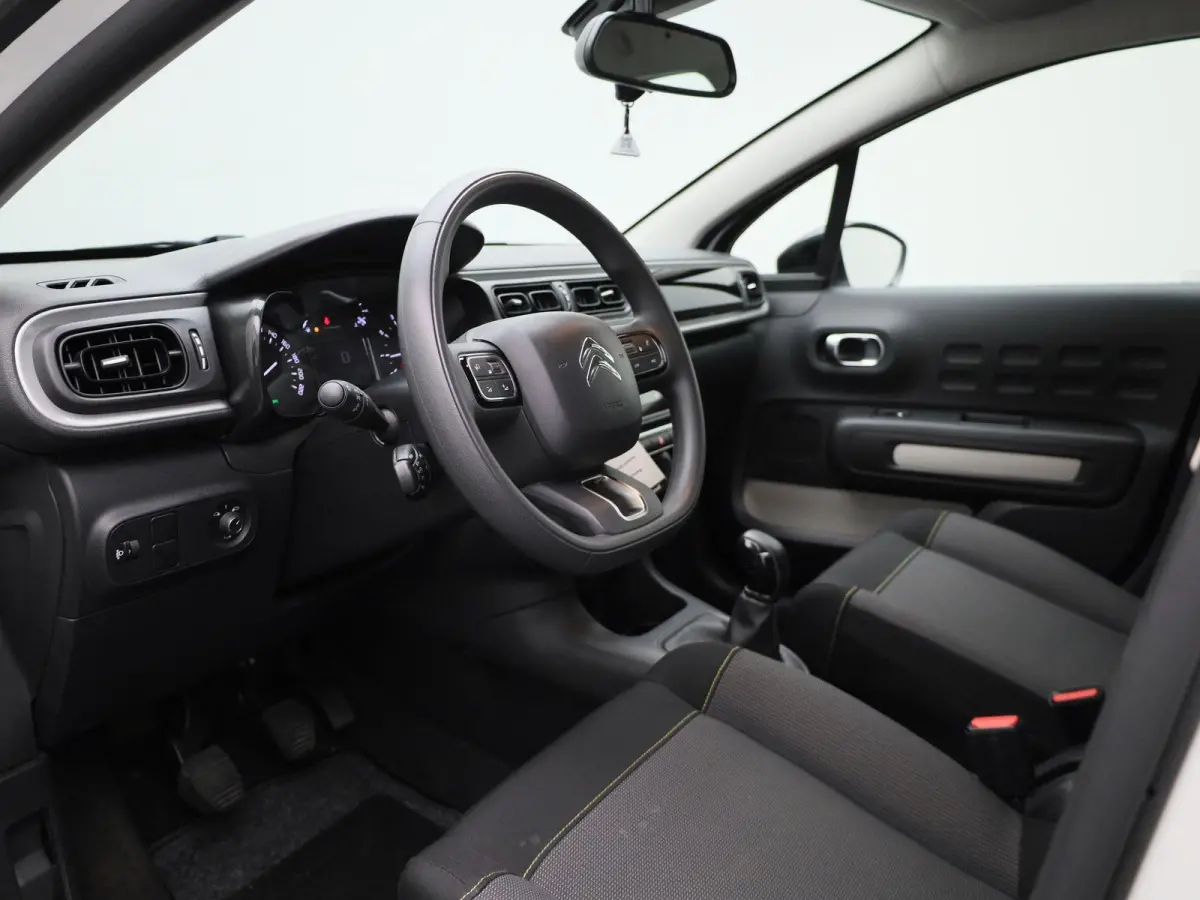 1.2 PureTech Feel | Navigatie | Cruise Control | Climate Control | Apple Carplay/Android Auto |
