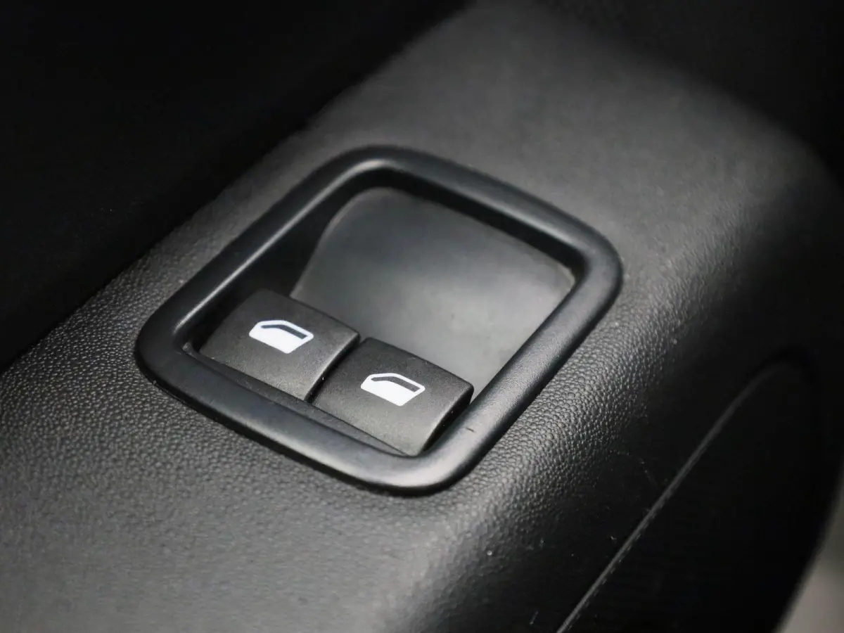 1.2 PureTech Feel | Navigatie | Cruise Control | Climate Control | Apple Carplay/Android Auto |