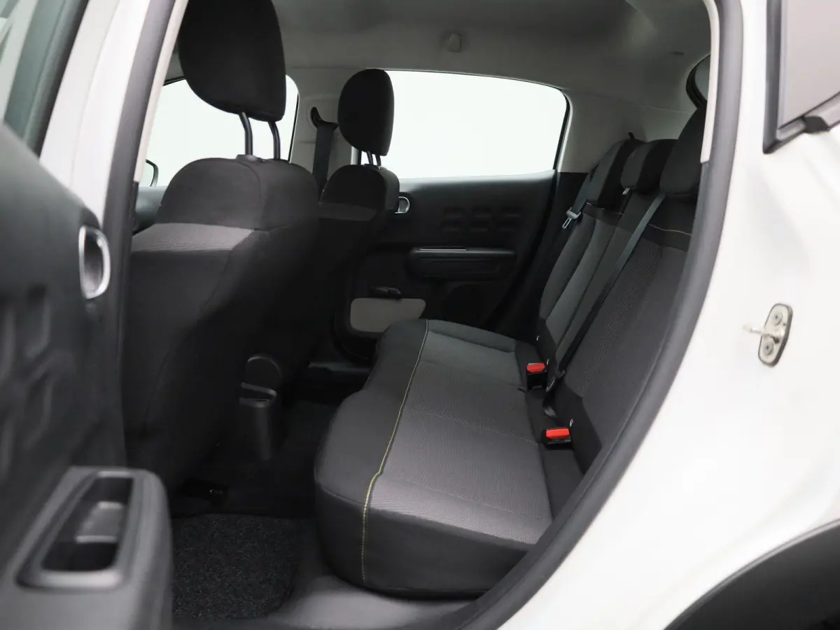1.2 PureTech Feel | Navigatie | Cruise Control | Climate Control | Apple Carplay/Android Auto |