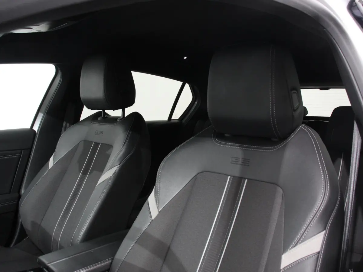 1.2 Automaat GS Line Climate control Adaptive cruise control LED Voorstoelen verwarmd Stuurwiel verwarmd Achteruitrij camera 360* Sfeer verlichting Apple carplay/ Android auto