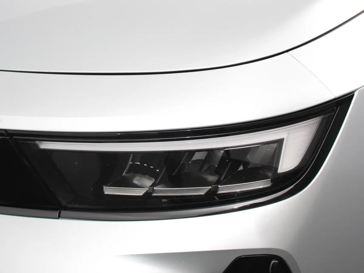 1.2 Automaat GS Line Climate control Adaptive cruise control LED Voorstoelen verwarmd Stuurwiel verwarmd Achteruitrij camera 360* Sfeer verlichting Apple carplay/ Android auto