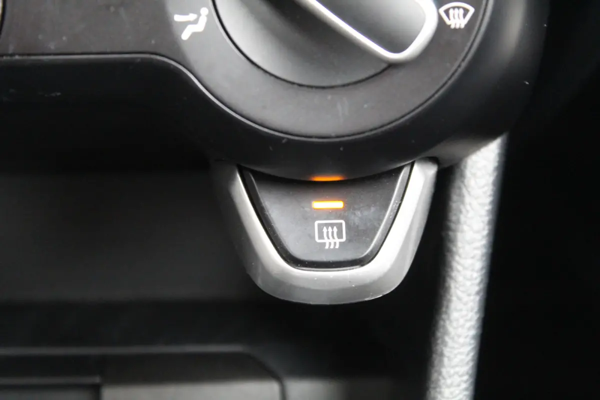 1.0 MPi DynamicPlusLine//Navi//Camera//Cruise!!