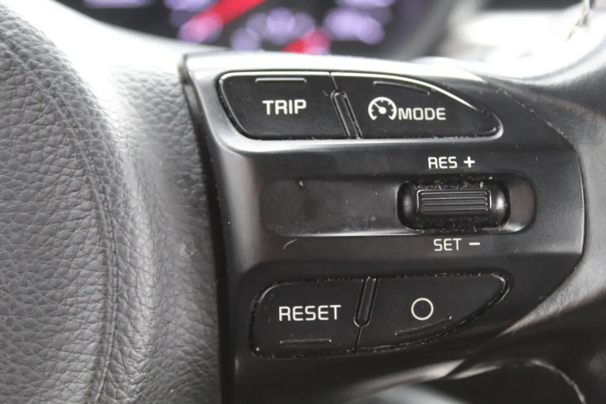 1.0 MPi DynamicPlusLine//Navi//Camera//Cruise!!