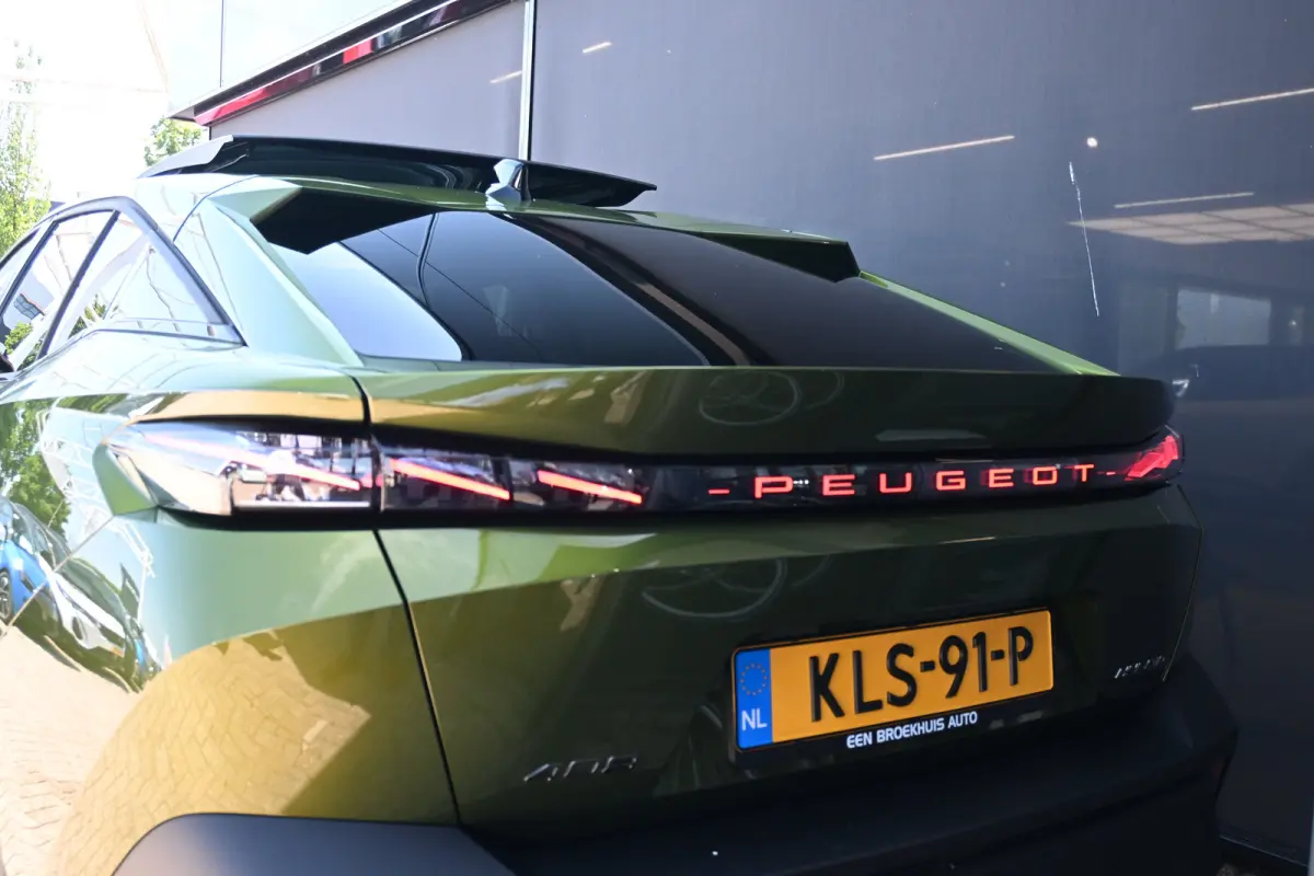 1.2 GT Hybrid 145 Demo-Deal! | Afn. Trekhaak | Schuif-/Kanteldak | Navigatie | Achteruitrijcamera | !!