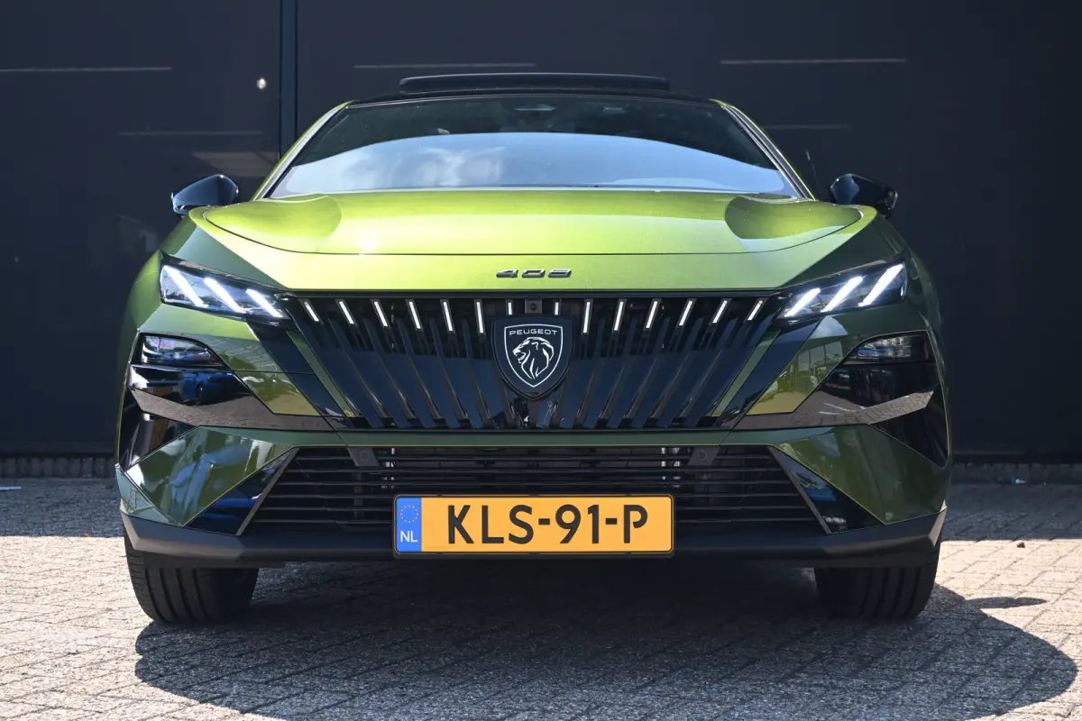 1.2 GT Hybrid 145 Demo-Deal! | Afn. Trekhaak | Schuif-/Kanteldak | Navigatie | Achteruitrijcamera | !!