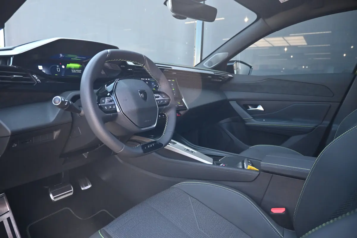 1.2 GT Hybrid 145 Demo-Deal! | Afn. Trekhaak | Schuif-/Kanteldak | Navigatie | Achteruitrijcamera | !!