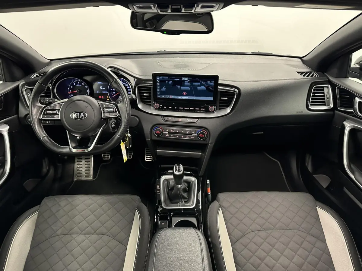 1.5 T-GDI GT-Line PANO CAMERA CRUISE CARPLAY NAVI ECC.