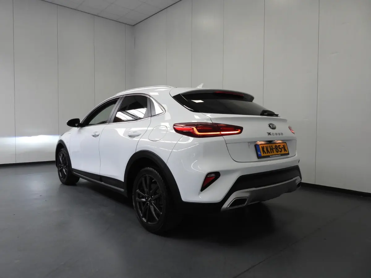 1.6 GDi PHEV Plug-In DynamicLine NAVI/CAMERA/LED/17"LMV!