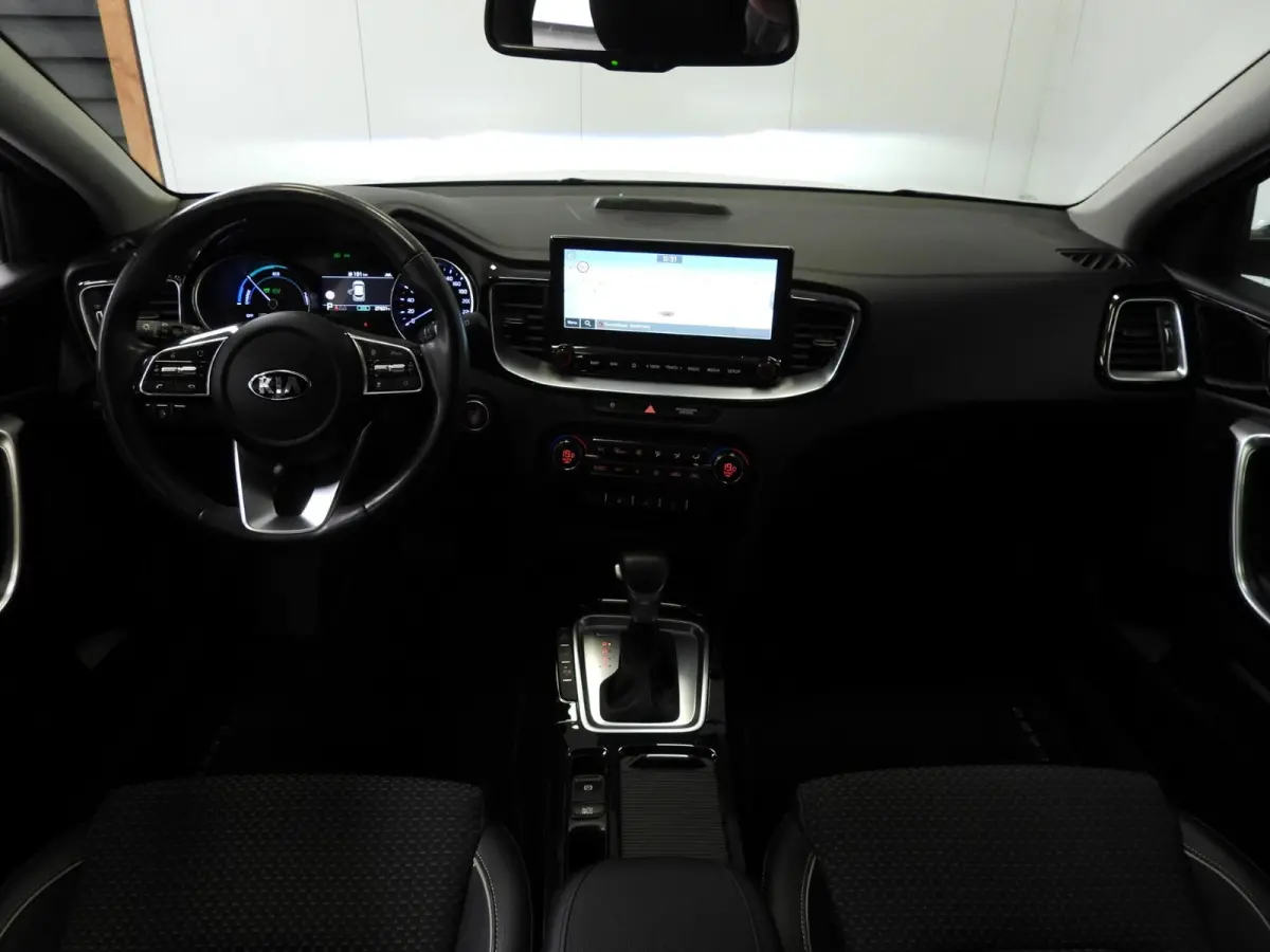 1.6 GDi PHEV Plug-In DynamicLine NAVI/CAMERA/LED/17"LMV!