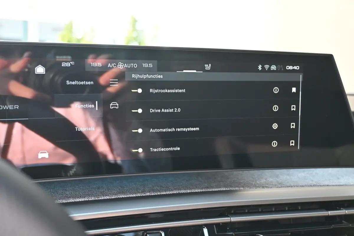 GT Long Range 230 97 kWh DEMO-DEAL! Direct Leverbaar! | Navigatie | Achteruitrijcamera | Climate Control | Apple Carplay & Android Auto | !!