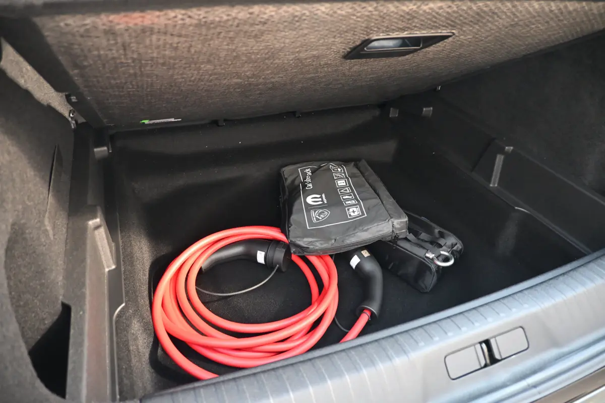 GT Long Range 230 97 kWh DEMO-DEAL! Direct Leverbaar! | Navigatie | Achteruitrijcamera | Climate Control | Apple Carplay & Android Auto | !!