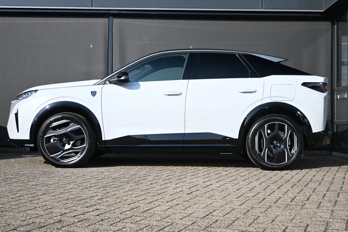 GT Long Range 230 97 kWh DEMO-DEAL! Direct Leverbaar! | Navigatie | Achteruitrijcamera | Climate Control | Apple Carplay & Android Auto | !!