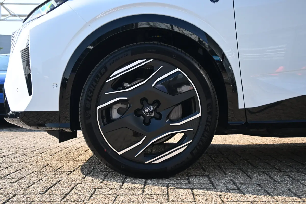 GT Long Range 230 97 kWh DEMO-DEAL! Direct Leverbaar! | Navigatie | Achteruitrijcamera | Climate Control | Apple Carplay & Android Auto | !!