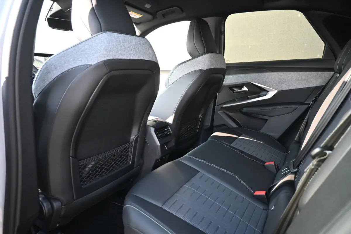 GT Long Range 230 97 kWh DEMO-DEAL! Direct Leverbaar! | Navigatie | Achteruitrijcamera | Climate Control | Apple Carplay & Android Auto | !!