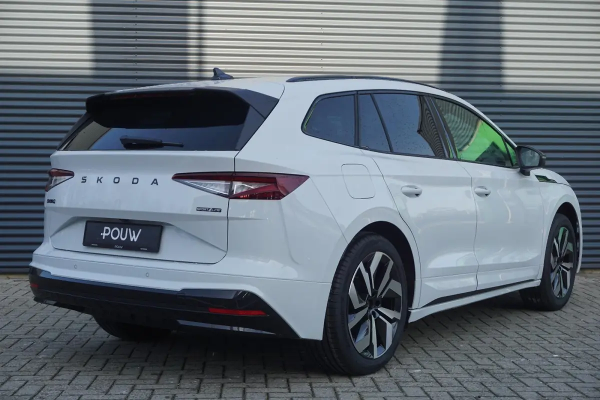 85 286pk Sportline | Business Upgrade Advanced | Panoramadak | Warmtepomp | Trekhaak