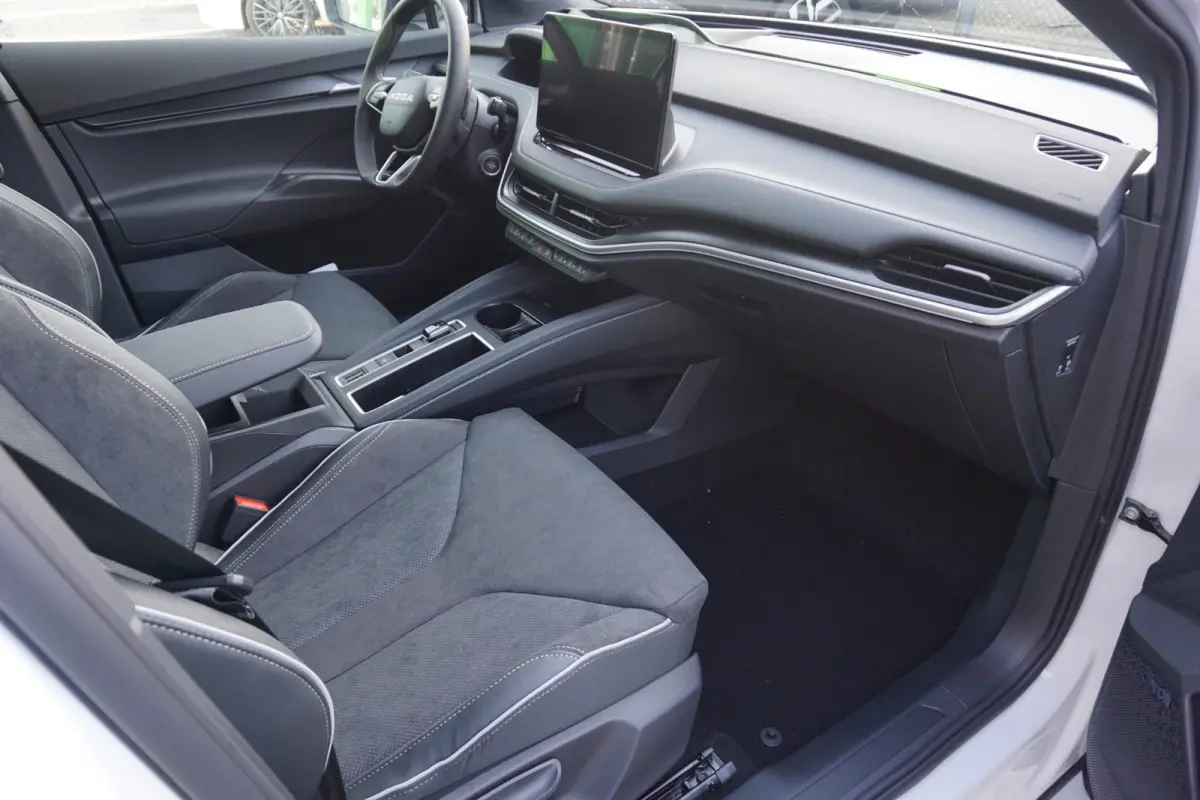 85 286pk Sportline | Business Upgrade Advanced | Panoramadak | Warmtepomp | Trekhaak