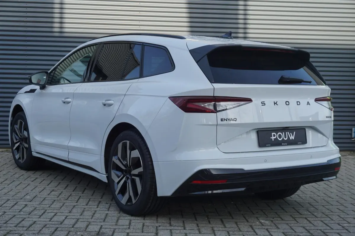 85 286pk Sportline | Business Upgrade Advanced | Panoramadak | Warmtepomp | Trekhaak