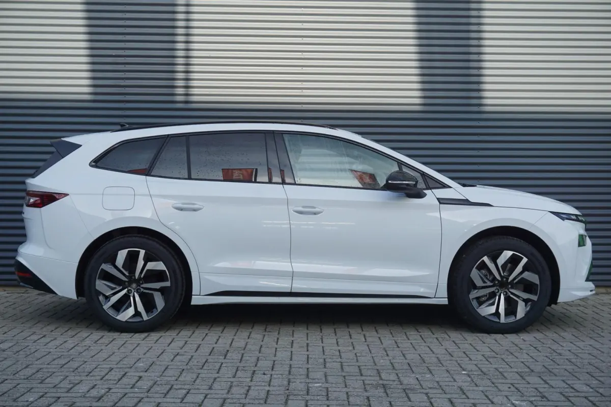 85 286pk Sportline | Business Upgrade Advanced | Panoramadak | Warmtepomp | Trekhaak