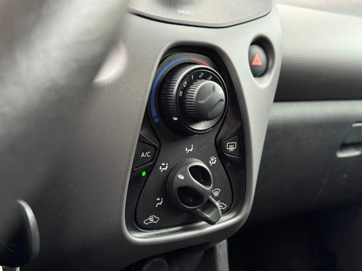 1.0 e-VTi Active | BLuetooth Telefoonvoorbereiding | Elektrische Ramen Voor | Airco | Audio installatie | Bluetooth telefoonvoorbereiding | Elektrische ramen voor