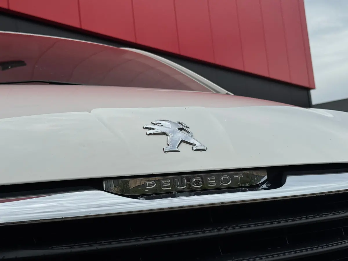 1.0 e-VTi Active | Audio installatie | Bluetooth telefoonvoorbereiding | Elektrische ramen voor