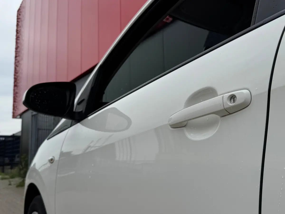 1.0 e-VTi Active | BLuetooth Telefoonvoorbereiding | Elektrische Ramen Voor | Airco | Audio installatie | Bluetooth telefoonvoorbereiding | Elektrische ramen voor
