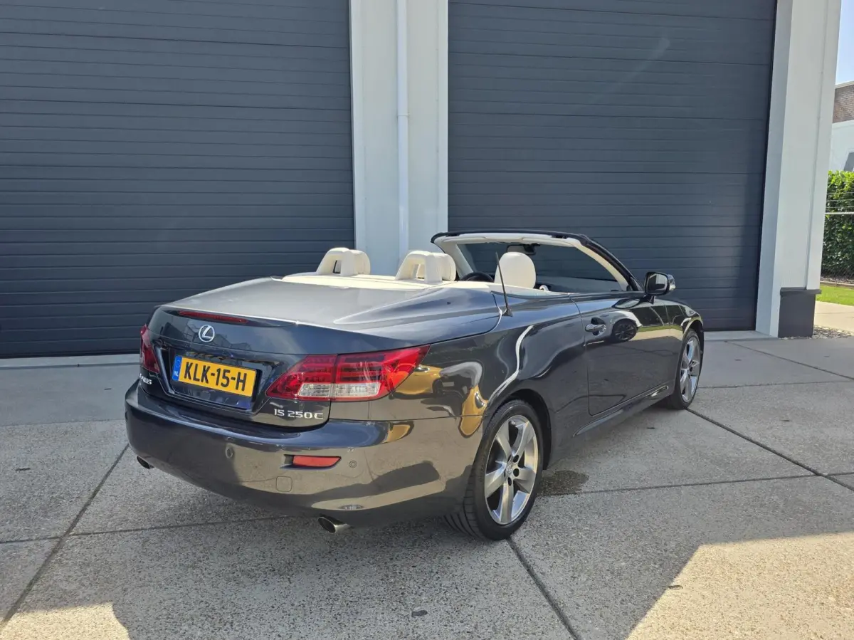 Cabriolet 250C |Dealer onderhouden |2 JAAR GARANTIE