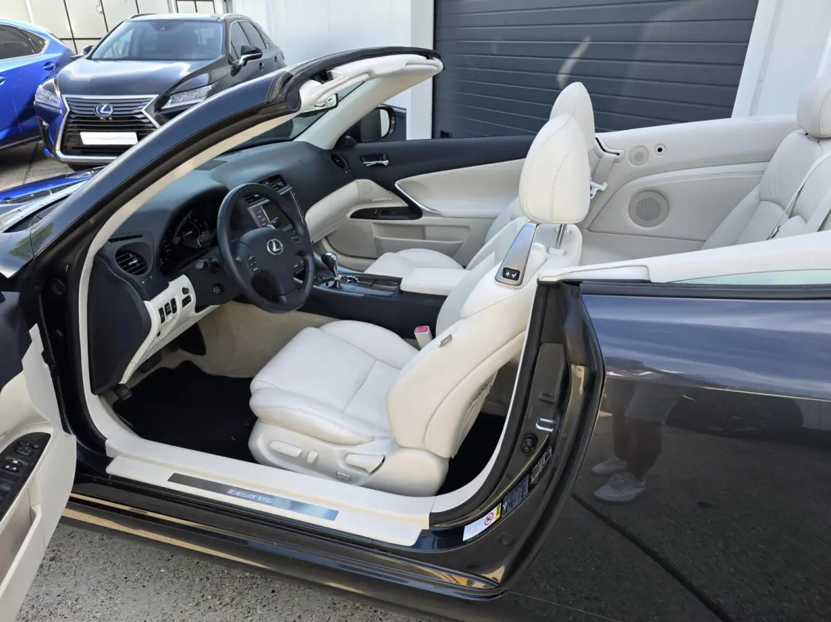 Cabriolet 250C |Dealer onderhouden |2 JAAR GARANTIE