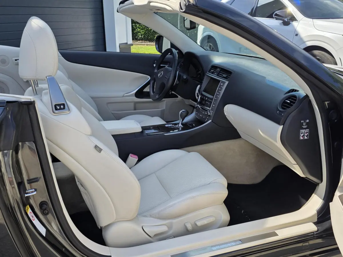 Cabriolet 250C |Dealer onderhouden |2 JAAR GARANTIE