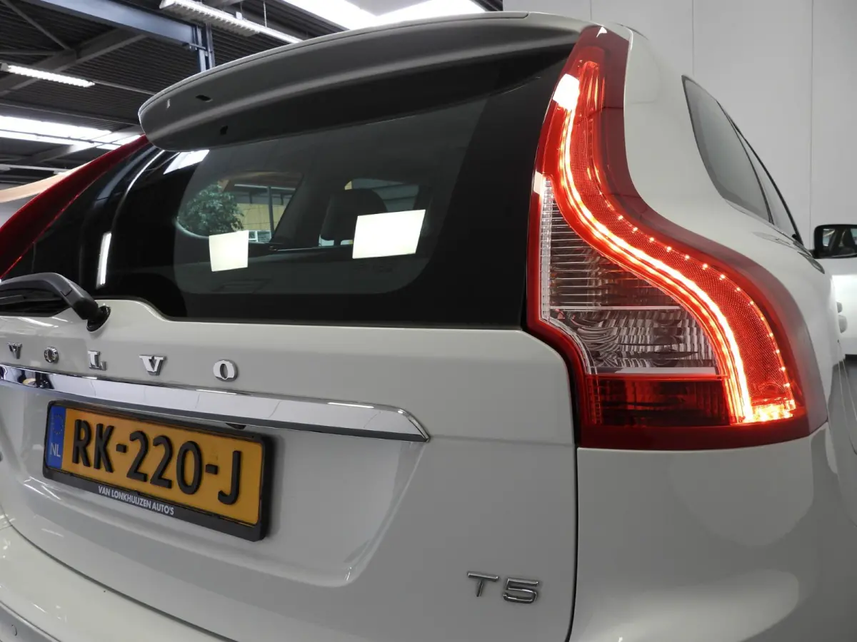 2.0 T5 Aut. FWD Polar+ LEER/SCHUIFDAK/TREKH./18"LMV!