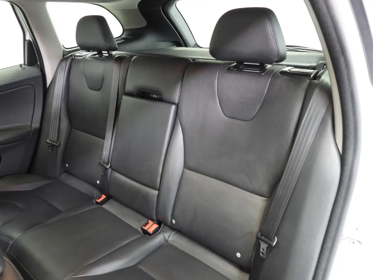 2.0 T5 Aut. FWD Polar+ LEER/SCHUIFDAK/TREKH./18"LMV!