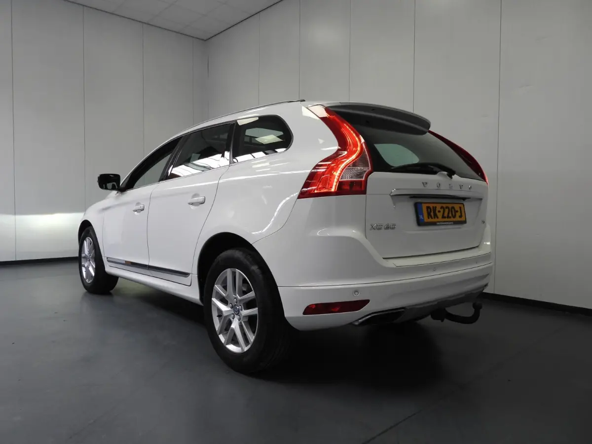 2.0 T5 Aut. FWD Polar+ LEER/SCHUIFDAK/TREKH./18"LMV!