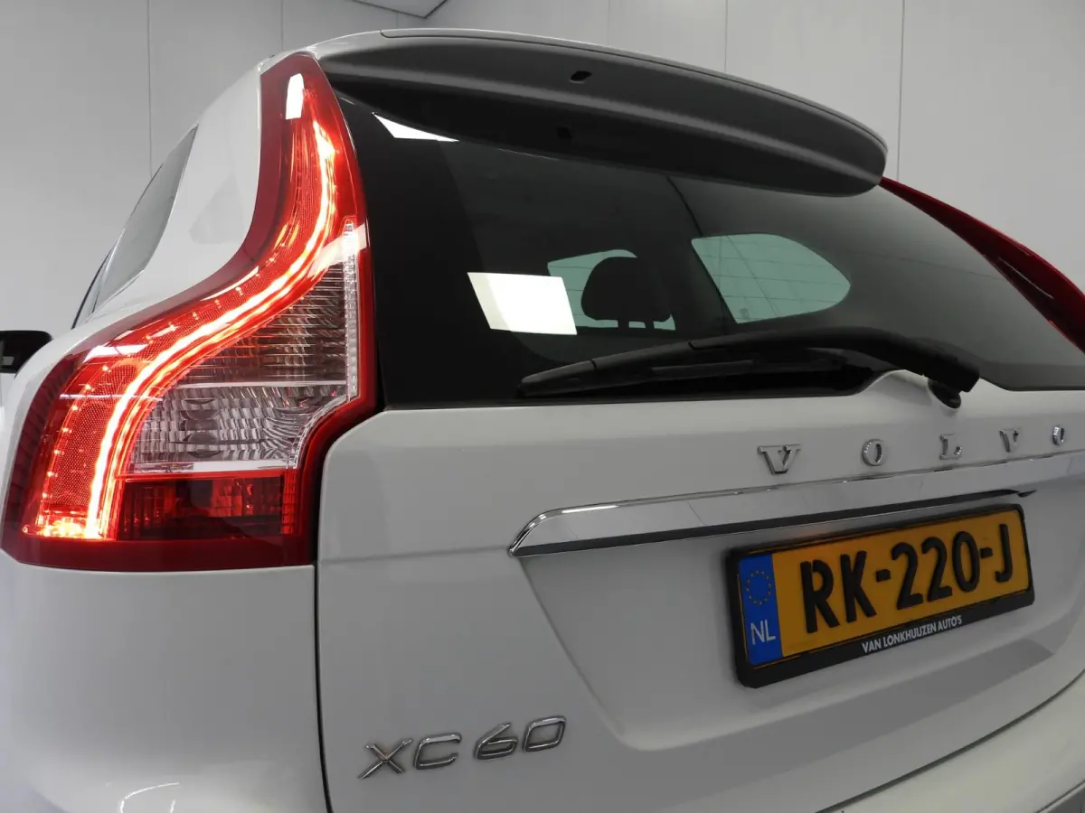 2.0 T5 Aut. FWD Polar+ LEER/SCHUIFDAK/TREKH./18"LMV!