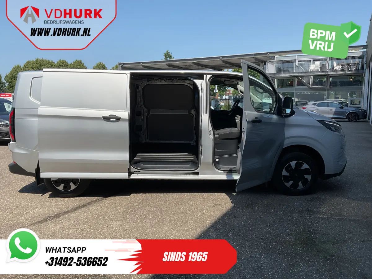 L2 65 kWh 330 km WLTP Garantie t/m 05-'29/ LED/ Snellader/ Standkachel/ Stoelverw./ Stuurverw./ Carplay/ Camera/ PDC/ Climate/ Cruise