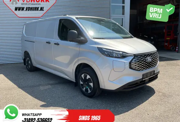 L2 65 kWh 330 km WLTP Garantie t/m 05-'29/ LED/ Snellader/ Standkachel/ Stoelverw./ Stuurverw./ Carplay/ Camera/ PDC/ Climate/ Cruise