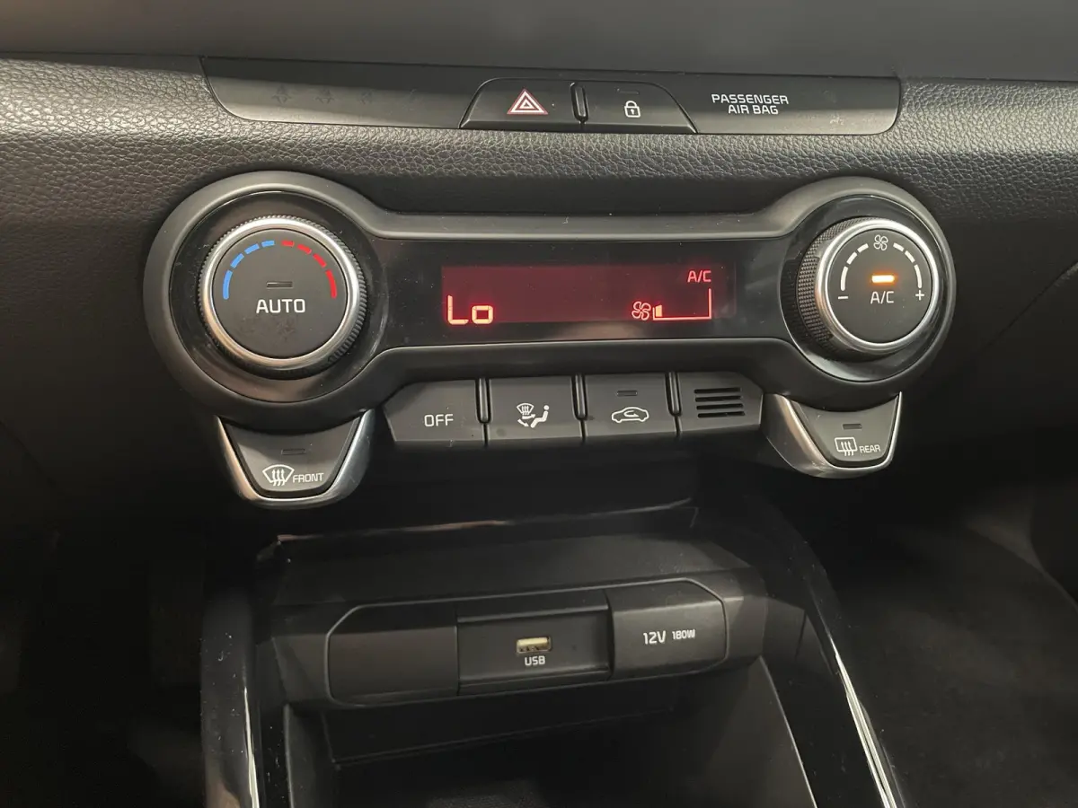 1.0 T-GDi MHEV DynamicPlusLine Navigatie Apple Carplay Android Auto Lichtmetalen Velgen Climate Control Cruise control Parkeer sensoren