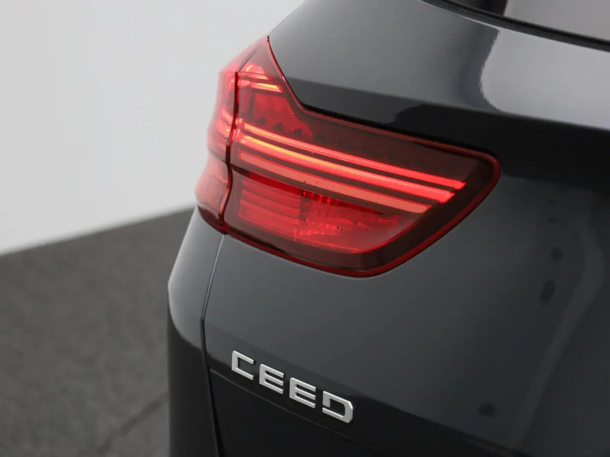 1.6 GDI PHEV DynamicLine | ACC | Achteruitrijcamera | Stoel + Stuurverwarming | Lane Assist | Blindspot | Keyless | Virtual Cockpit |